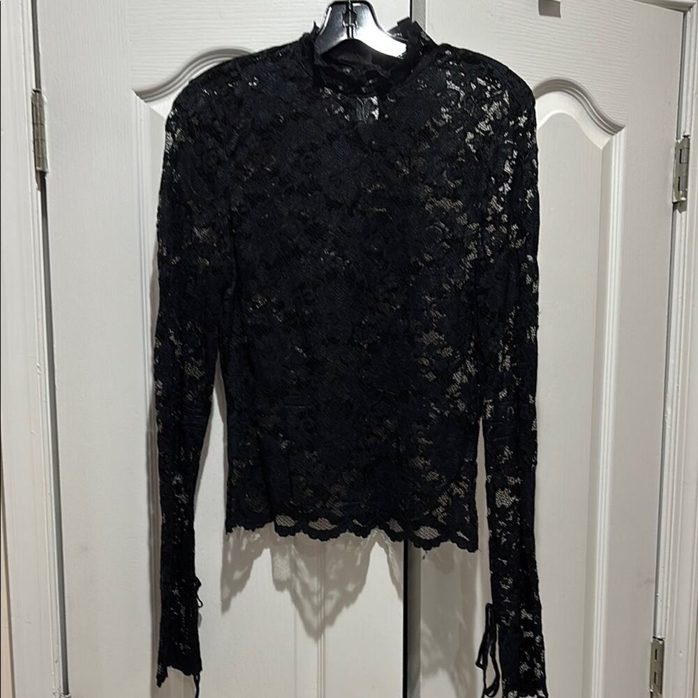 Laundry 12 Elegant Black Lace Top bell sleeves euc